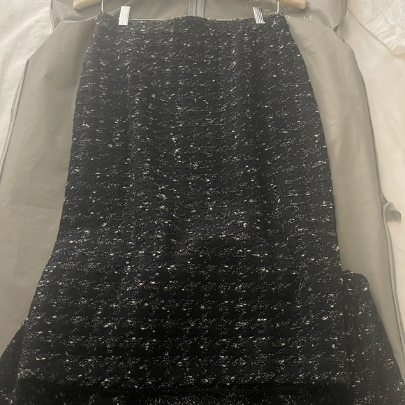 Women’s St Johns Skirt and Coat - Picture 5 of 7